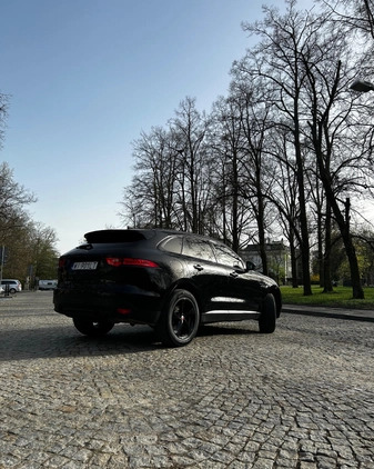 Jaguar F-Pace cena 147000 przebieg: 67000, rok produkcji 2019 z Warszawa małe 781